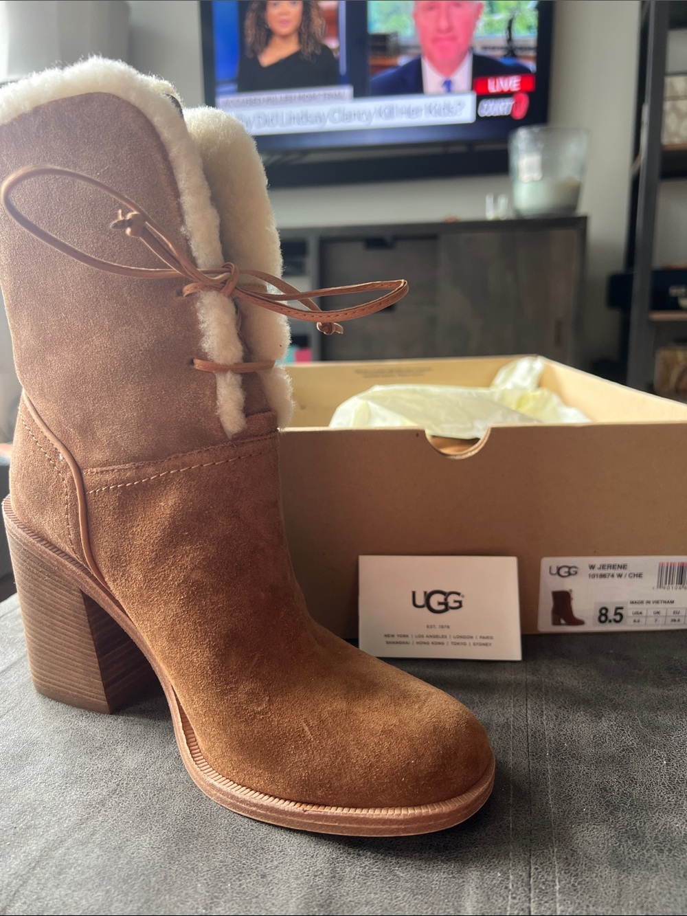 NEW! WMNS. UGG Women's Chestnut Suede Shearling Lace-Up Heeled Ankle Boot. 8.5